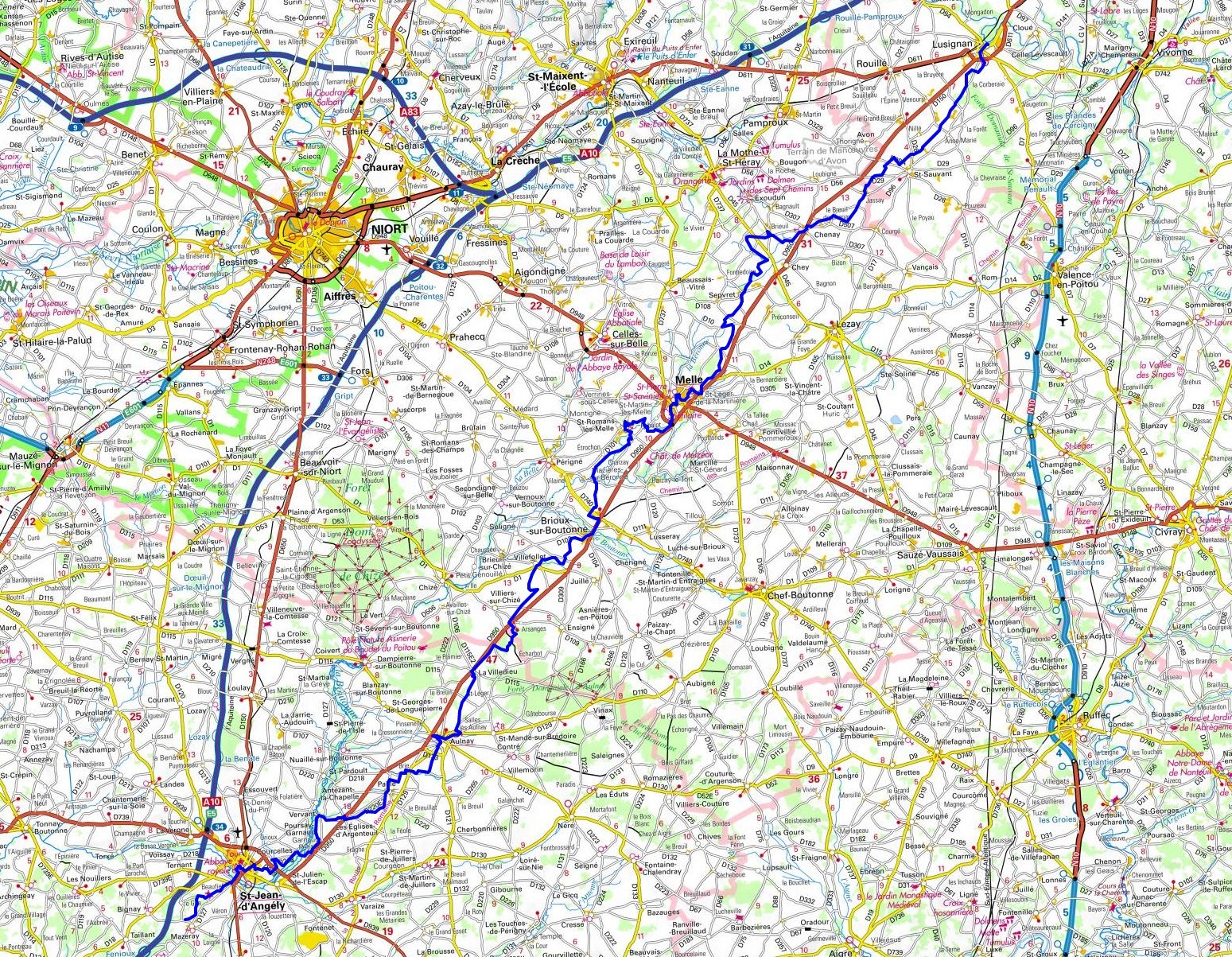 GR655 Randonnée de Lusignan (Vienne) à Mazeray (Charente-Maritime) 1