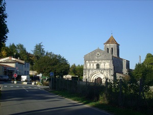 GR4 Randonnée de Saintes (Charente-Maritime) à Mouthiers-sur-Boème (Charente)