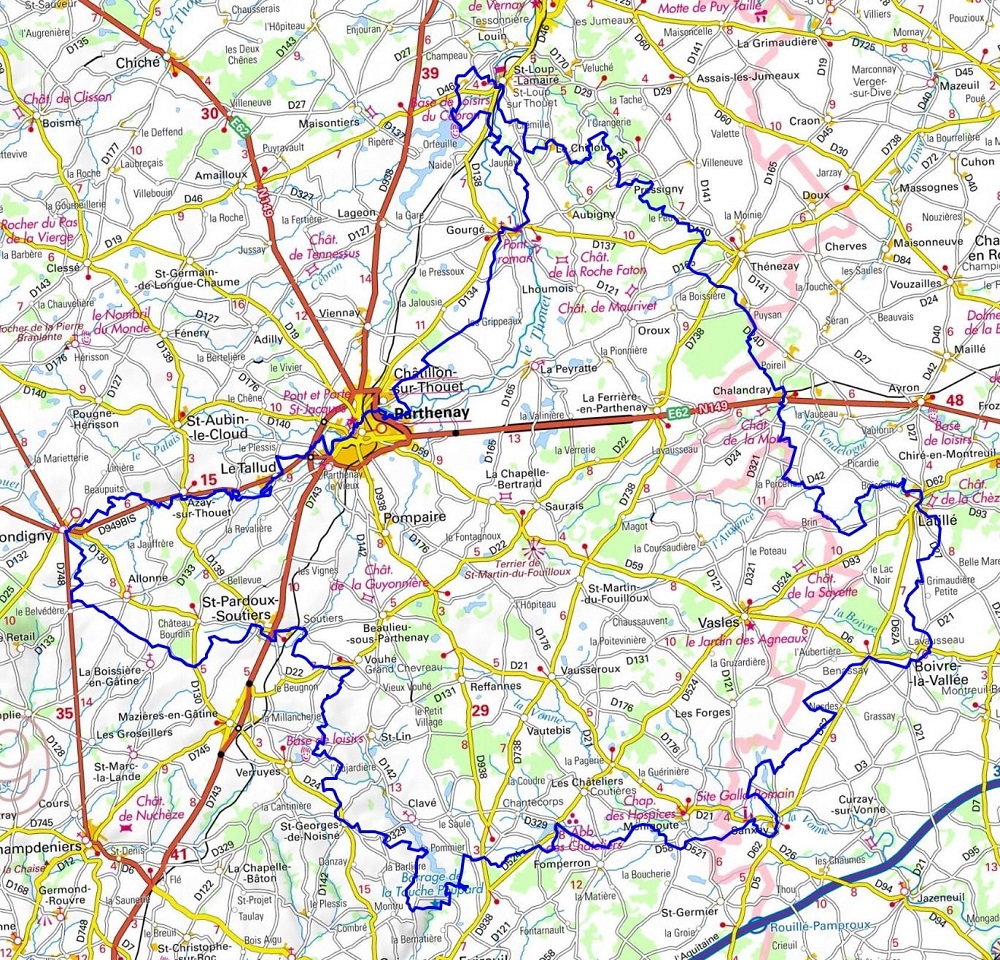 Hiking on the GR de Pays des Marches de Gatine (Deux-Sevres, Vienne) 1