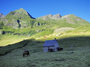 GR10 Hiking from Oule Lake (Hautes-Pyrenees) to Core Pass (Ariege) 5