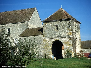 GR11 Walking from Donnemarie-Dontilly (Seine-et-Marne) to Mondeville (Essonne) 3