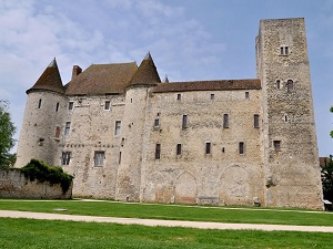 GR13 Walking from Bois-le-Roi (Seine-et-Marne) to Saint-Maurice-sur-Aveyron (Loiret) 4