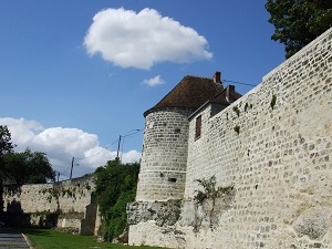 GR142 Hiking from Verzenay (Marne) to Laon (Aisne) 6