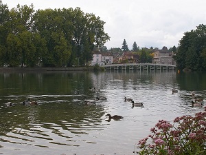 GR2 Walking from Montereau-Fault-Yonne (Seine-et-Marne) to Paris (Ile-de-France) 4