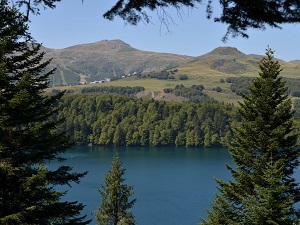 GR30 Around Auvergne volcanoes and lakes (Puy-de-Dome) 6