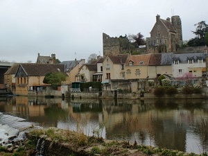 GR36 Hiking from Mont-Saint-Jean to St Mars-d'Outille (Sarthe) 4