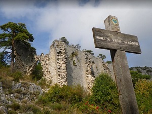 GR406 Hiking on Napoleon Way 4