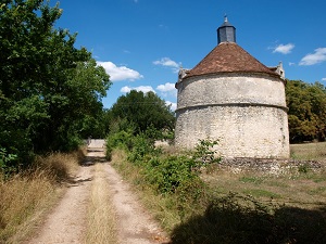 GR48 Hiking from Isle-Jourdain to Angles-sur-l'Anglin (Vienne) 6