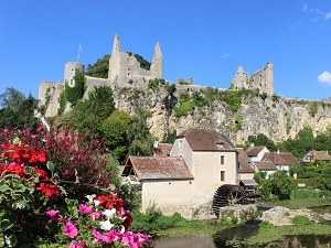 GR48 Hilking from Angles-sur-l'Anglin (Vienne) to Chinon (Indre-et-Loire) 3