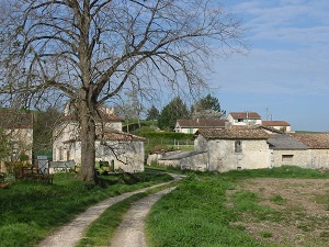 GR4 Randonnée de Saintes (Charente-Maritime) à Mouthiers-sur-Boëme (Charente)