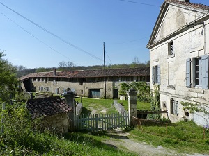 GR4 Hiking from Mouthiers-sur-Boeme (Charente) to Cussac (Haute-Vienne) 3