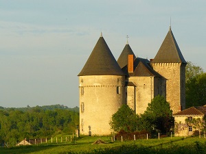 GR4 Hiking from Mouthiers-sur-Boeme (Charente) to Cussac (Haute-Vienne) 7