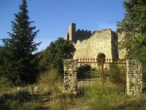 GR4 Hiking from Mondragon (Vaucluse) to Simiane-la-Rotonde (Alpes-de-Haute-Provence) 3