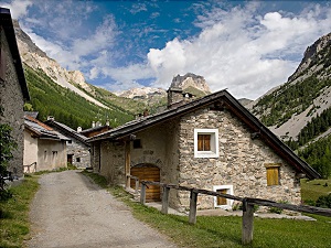 GR57 Hiking on the Tour of Mont Thabor (Hautes-Alpes) 4