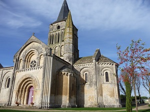 GR655 Randonnée de Lusignan (Vienne) à Mazeray (Charente-Maritime) 6