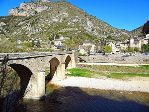 GR736 Hiking from La Malene (Lozere) to Ayssenes (Aveyron) 3