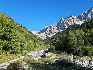 GR94 Hiking from Vaunieres to Praux Pass (Hautes-Alpes) 4