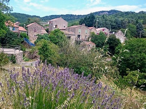 Hiking aound Avene Lake (Herault) 4