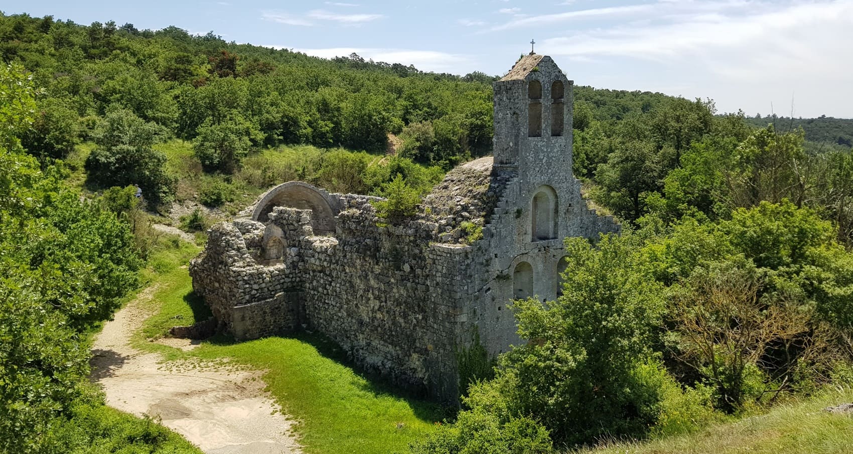 Around Pays de Dieulefit (Drome)