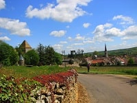 Hiking on Grands Crus trail from Dijon to Santenay (Cote-d'Or) 8