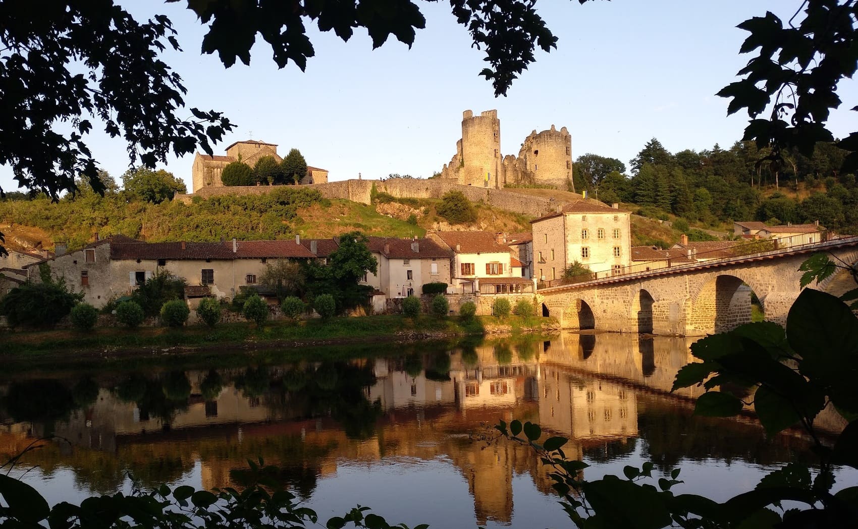 Tour de la Mandragore (Charente, Haute-Vienne)