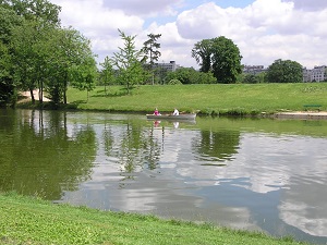 Hiking in Paris from Bois de Boulogne to Bois de Vincennes 3