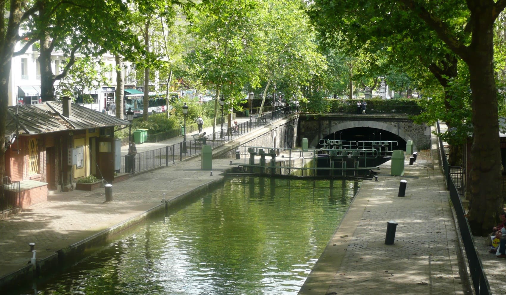 Crossing of Paris (North-South).