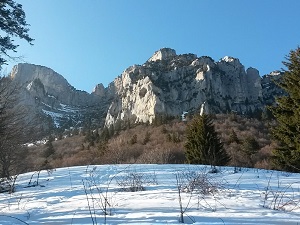 Hiking on the GRP Tour des Petites Roches (Isere) 5