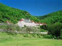 Hiking on the GRP Tour of Revermont (Ain, Jura) 8