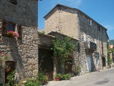3 Aujac dans le Gard (Occitanie)