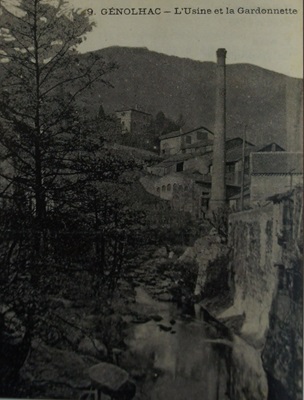 1 L'usine à tanin du village de Génolhac dans le Gard (Occitanie)