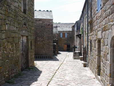 La restauration du village médiéval de La Garde-Guérin en Lozère 4
