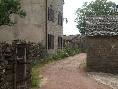 La restauration du village médiéval de La Garde-Guérin en Lozère 1