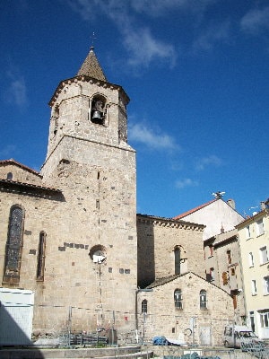 11 Eglise et monastère de Langogne en Lozère (Occitanie)