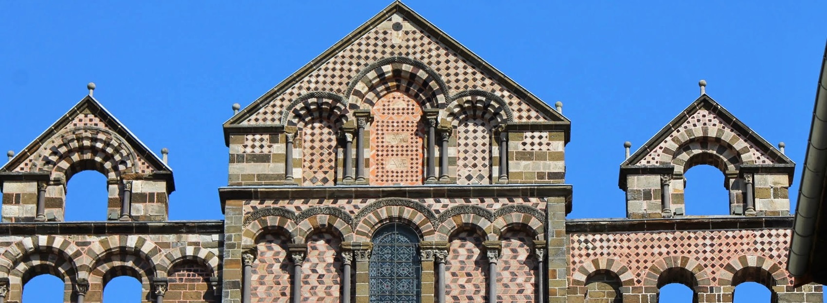 La cathédrale Notre Dame du Puy-en-Velay en Haute-Loire